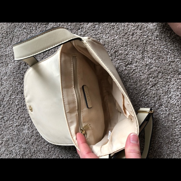 Ivory crossbody purse - Picture 3 of 4